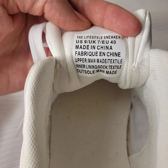 EUC Fabletics The Lifestyle Sneaker II sz 9 - Picture 6 of 8